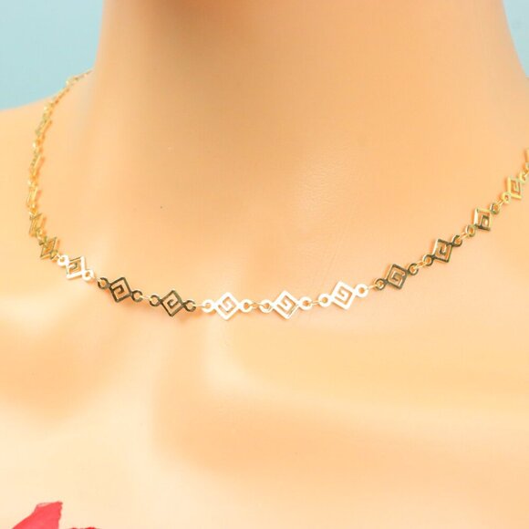 Delicate & Contemporary Necklace Chain, A Lovely Choice for Women, EVCH1783 - Picture 5 of 10